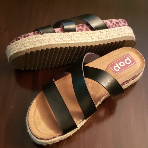 Animal print with black strips, pop sandals, new size 8 1/2 - Picture 2 of 4